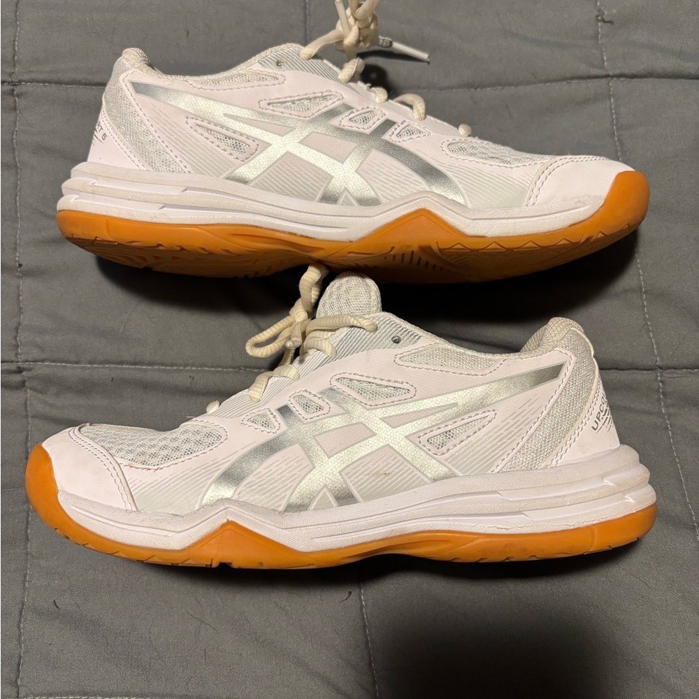 ASICS Upcourt White and Silver Athletic Sneakers Women’s Size 3.5 - Picture 6 of 7